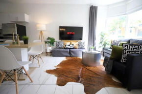 3 Bedroom 3 Bathroom Miami Beach Apartment with Free Parking